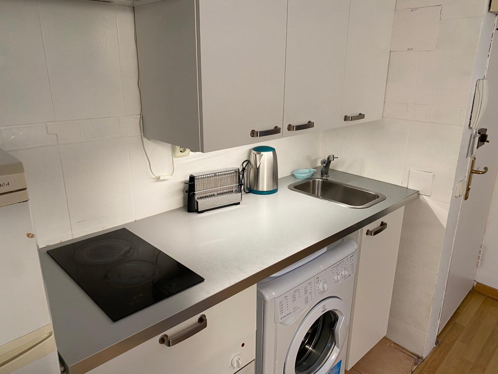 San Bernabe, Apartamento Para 2 En Las Vistillas Junto A Metro Puerta De Toledo Madrid Exterior foto